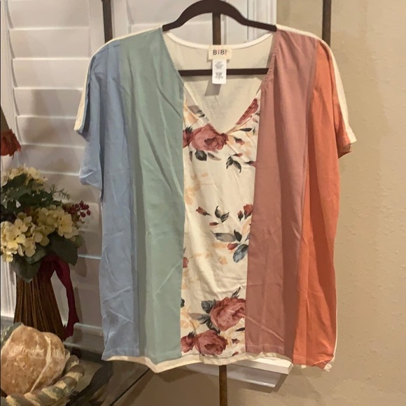Beautiful floral BiBi top - Picture 1 of 5